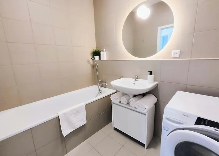 Cinnamon - Free Private Parking - Old Town - Air Conditioning * Bratislava